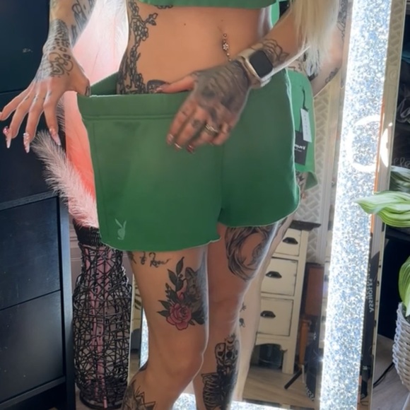 PLAYBOY BY PACSUN Sweat Shorts - Picture 2 of 4